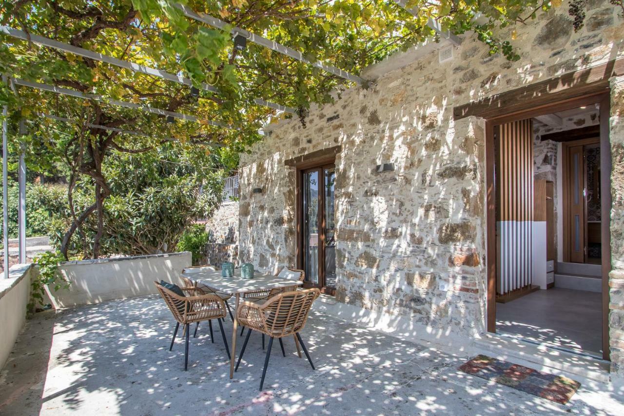 Stairs Homes & Suites Kamaria  Exterior photo
